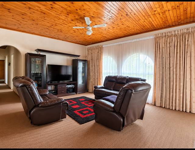 3 BEDROOM HOUSE FOR SALE IN BERGSIG